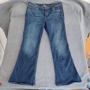 Hollister Mid-Rise Bootcut Jeans Soft Stretch Medium Wash Size 17S (W33 L29)